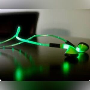 iGlo Pulse Rechargeable Light Up Headphones